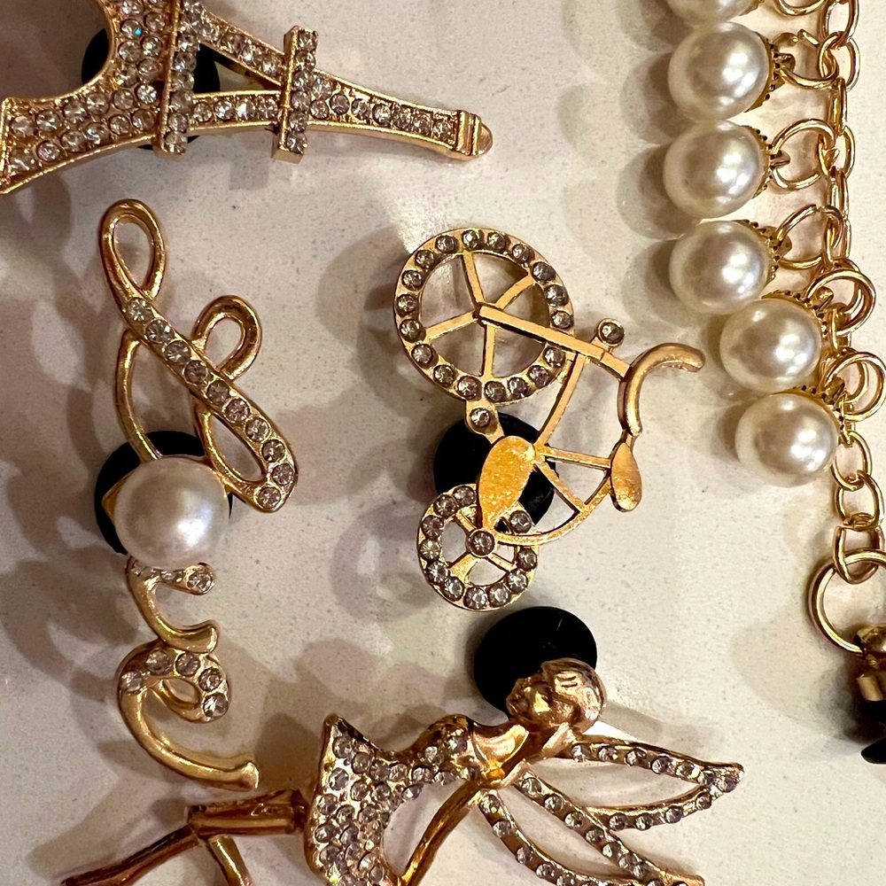 Set of 8 rhinestone crocs charms with pearls/BLING - Picture 4 of 7